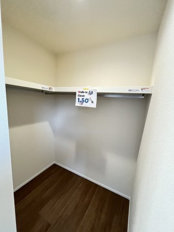 【収納】 | 福岡市東区若宮4丁目第3　3号棟（全5棟）【仲介手数料無料・0円】 | 現地写真。ウォークインクローゼットです。