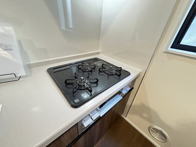 【キッチン】 | 福岡市東区若宮4丁目第3　3号棟（全5棟）【仲介手数料無料・0円】 | 現地写真。