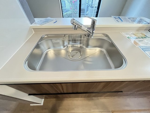 【キッチン】 | 福岡市東区若宮4丁目第3　3号棟（全5棟）【仲介手数料無料・0円】 | 現地写真。