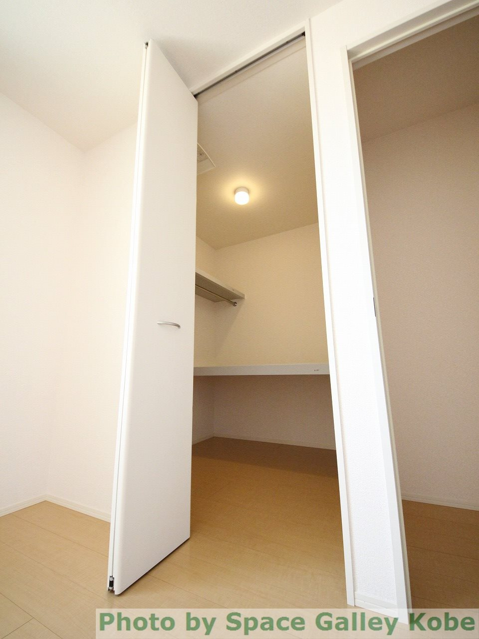 シャルマンハイム　B棟の収納|※同物件の別のお部屋の写真です※
