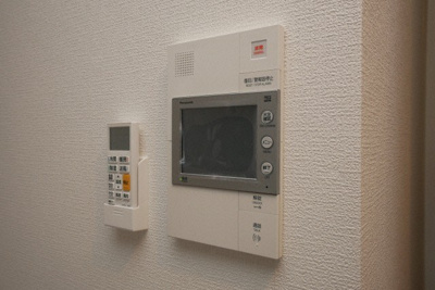 【セキュリティ】 | セレニテ難波リアン | モニター付きインターホンです