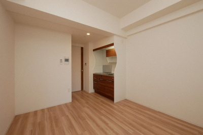 【居間・リビング】 | セレニテ難波リアン | ゆったりとした居間です