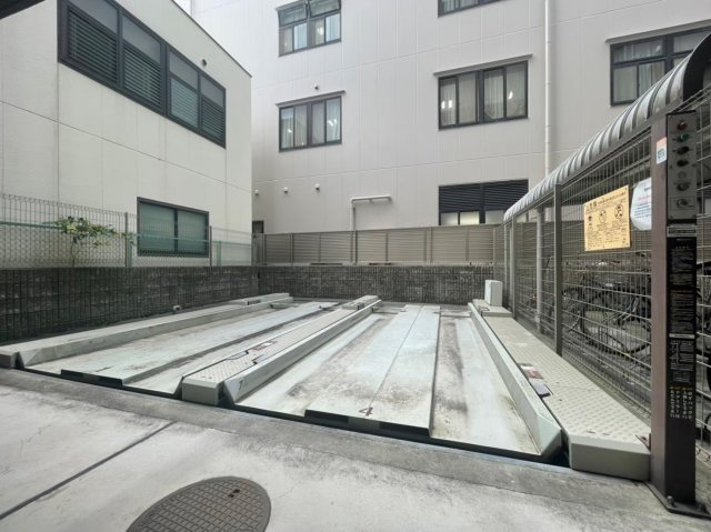 リヴシティ栄　名古屋市賃貸　仲介手数料無料の駐車場