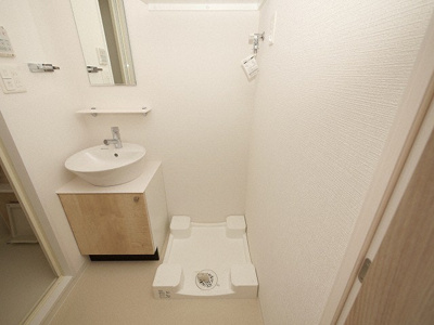 【設備】 | エスリード難波ザ・プレミア | 洗濯機置き場です