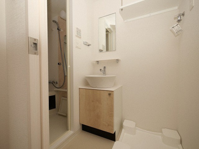 【洗面所】 | エスリード難波ザ・プレミア | 忙しい朝には欠かせない洗面所です