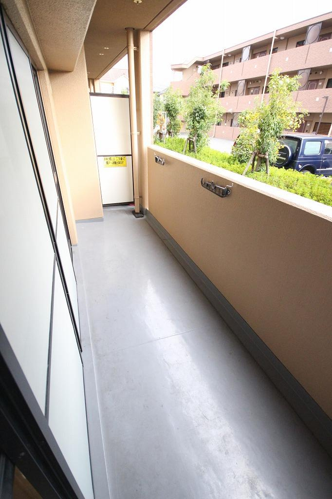 プラザハイツ二ツ屋　D棟のバルコニー|※お部屋により仕様が異なる場合がございます※