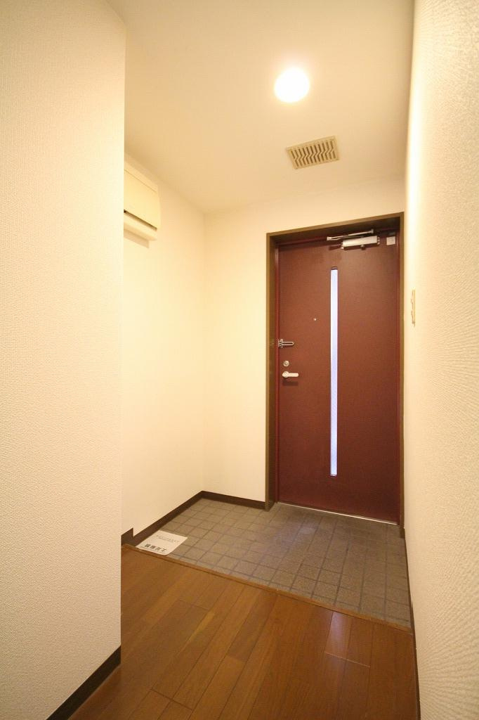 プラザハイツ二ツ屋　D棟の玄関|※お部屋により仕様が異なる場合がございます※