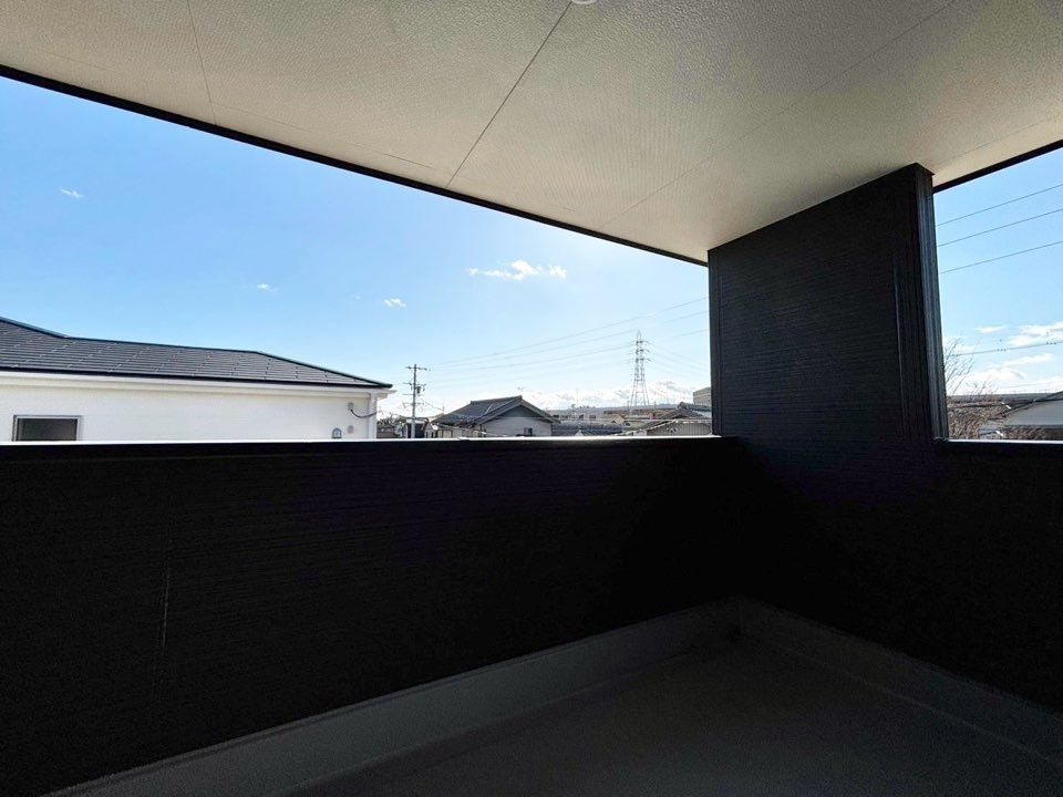 リーブルガーデン高浜市青木町第5　全9棟　新築戸建のバルコニー