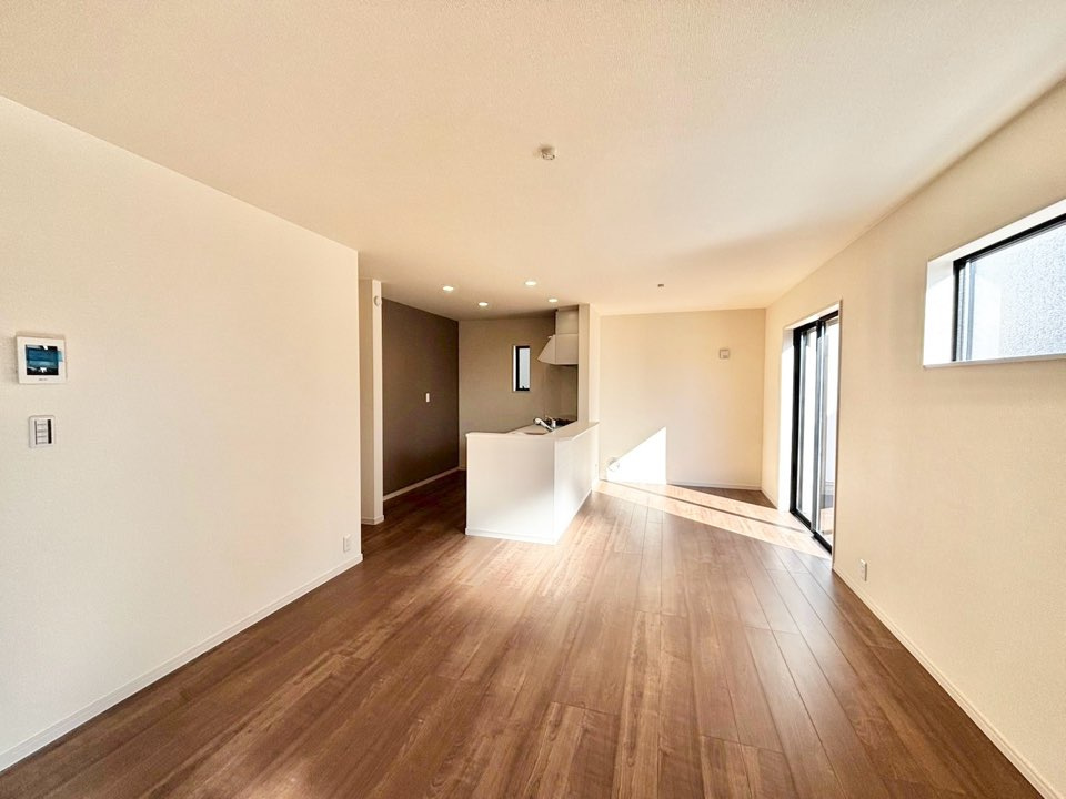 リーブルガーデン高浜市青木町第5　全9棟　新築戸建の居間・リビング