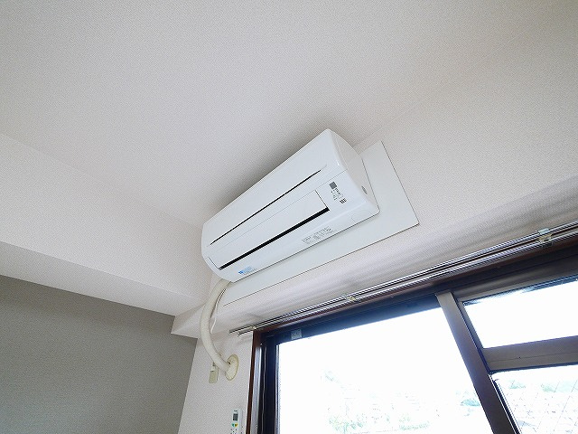 シティパレス富雄北の設備|エアコンです