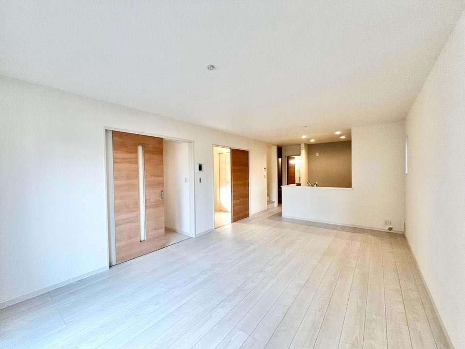 リーブルガーデン高浜市青木町第5　全9棟　新築戸建の居間・リビング