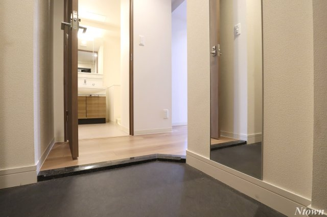 【玄関】 | プレサンスTHE久屋大通レジェンド | シンプルで使いやすい玄関です