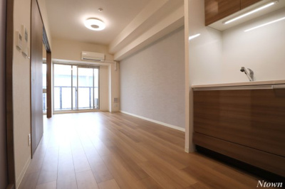 【その他】 | プレサンスTHE久屋大通レジェンド | こちらのリビングで趣味の時間をお楽しみください