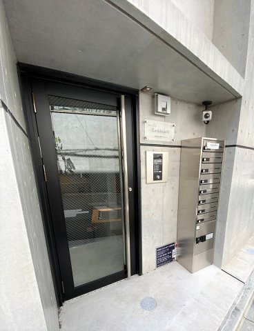 「防音マンション」ラシクラス・カリビアンⅣのエントランス|落ち着いたエントランスです