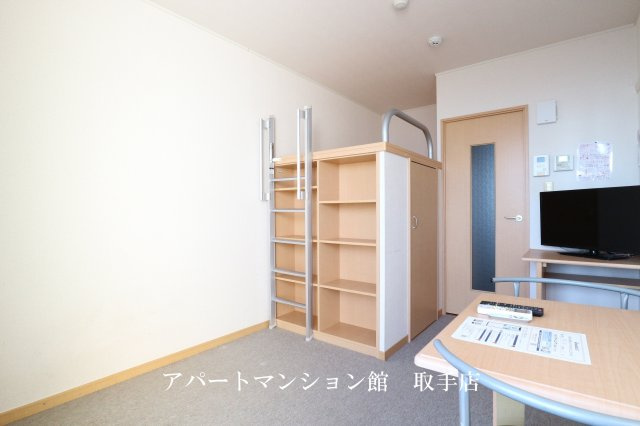 レオパレス天王台の居間・リビング