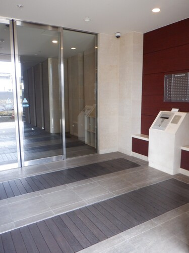 サーパスシティ桜井町のエントランス|エントランス：前回募集時/2023年3月の写真     （2023年3月撮影）