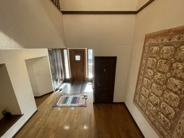 雲雀丘3丁目　戸建の玄関|玄関ホール