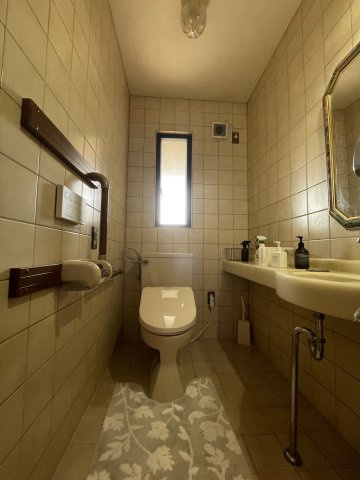 雲雀丘3丁目　戸建のトイレ