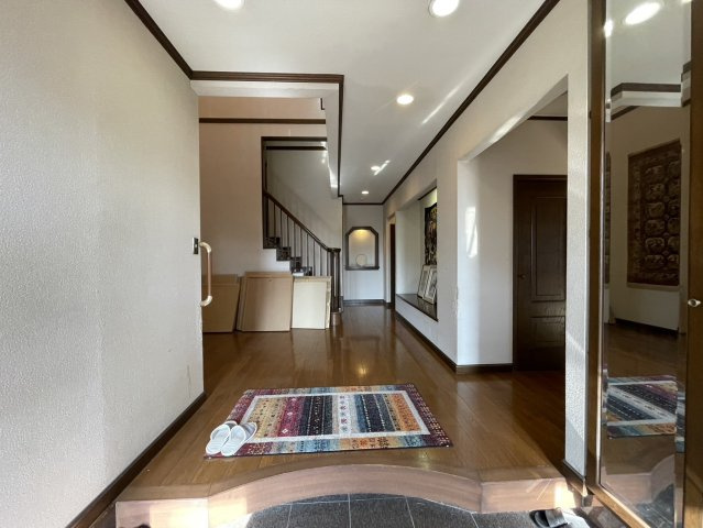 雲雀丘3丁目　戸建の玄関