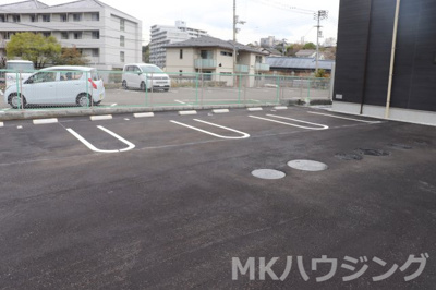 【駐車場】 | ラ・フォーレ緑ヶ丘 Ⅰ棟 | 駐車場があります