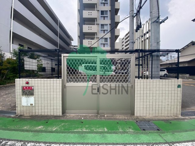 ロイヤルステージ吉塚の外観