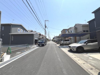 【前面道路含む現地写真】