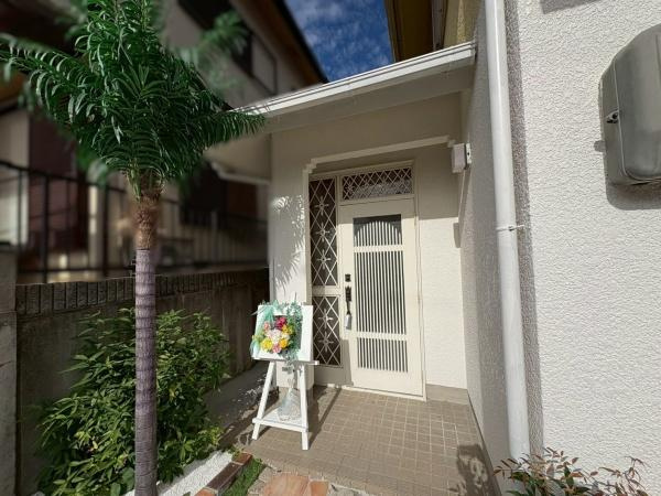 橋本市光陽台１丁目　中古戸建の玄関