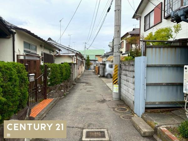 和歌山市西高松2丁目　土地の前面道路含む現地写真