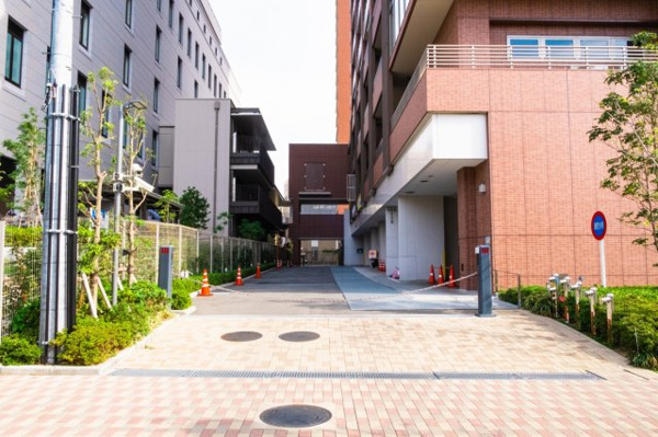【駐車場】 | 【敷地内駐車場】タワーパーキングなので、愛車が風雨にさらされることもありません！