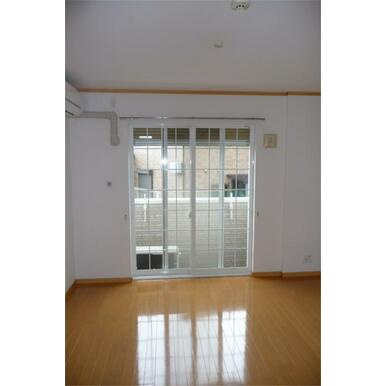 ヴィーブル【10.000円キャッシュバック対象物件】の居間・リビング