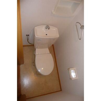 ヴィーブル【10.000円キャッシュバック対象物件】のトイレ