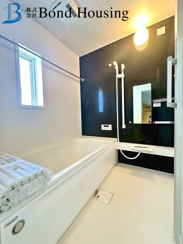 大久保小学校まで徒歩8分　お車2台駐車可能　松陰8期　2号棟の浴室