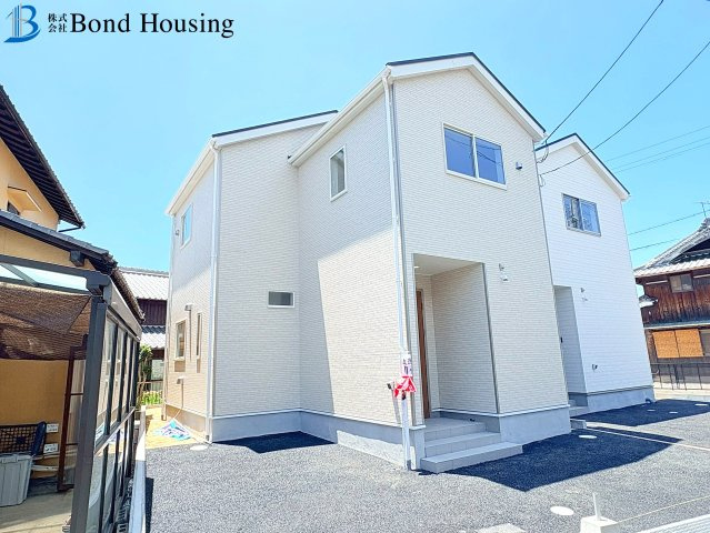 大久保小学校まで徒歩8分　お車2台駐車可能　松陰8期　2号棟の外観