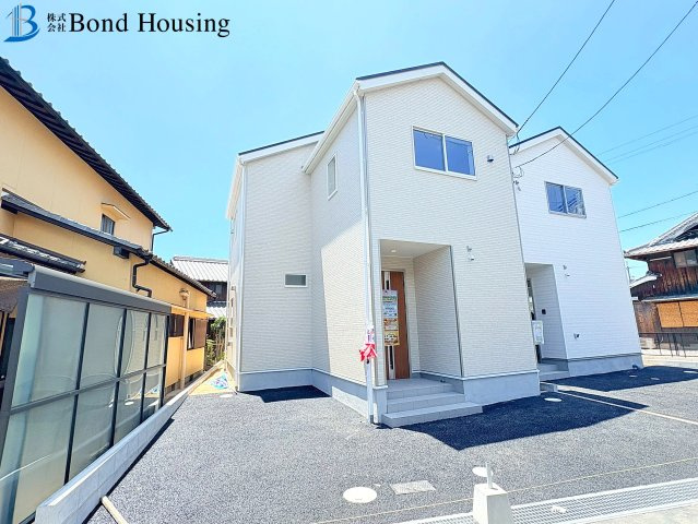 大久保小学校まで徒歩8分　お車2台駐車可能　松陰8期　2号棟の外観