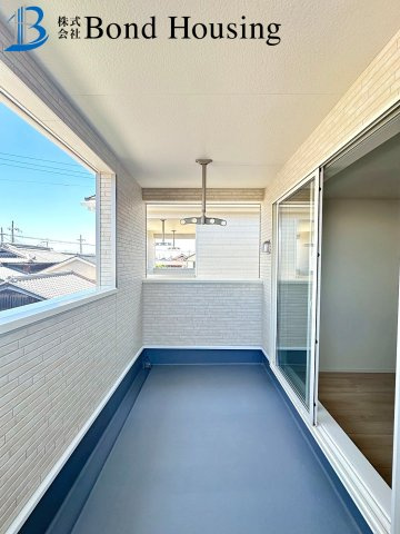 大久保小学校まで徒歩8分　お車2台駐車可能　松陰8期　2号棟のバルコニー