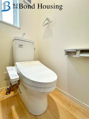 大久保小学校まで徒歩8分　お車2台駐車可能　松陰8期　2号棟のトイレ