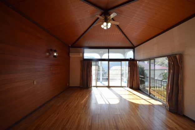 【居間・リビング】 | 宇佐美海峰苑別荘地　戸建