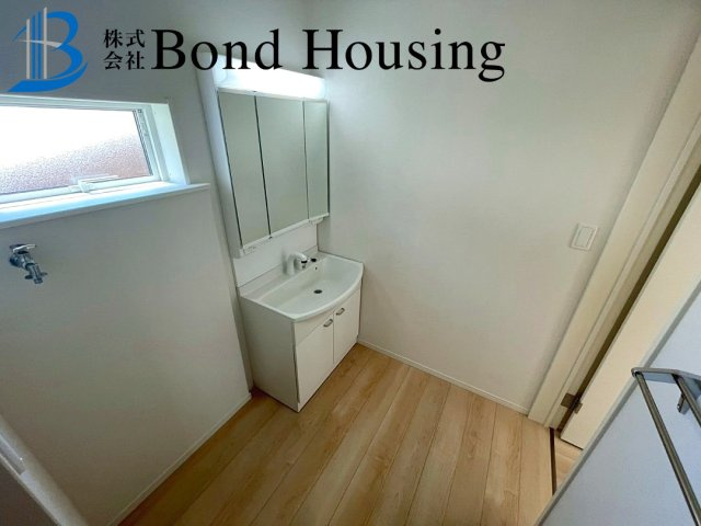 耐震等級3取得物件　JR大久保駅まで徒歩20分　松陰8期　1号棟の独立洗面台
