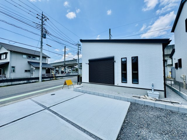 前橋市南町１丁目　１号棟(全２区画)　新築建売分譲の前面道路含む現地写真