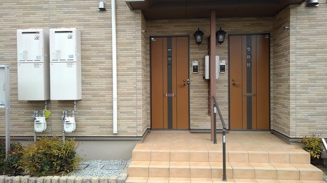 ルミエール（伊丹市西野）のエントランス