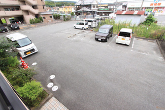 【駐車場】