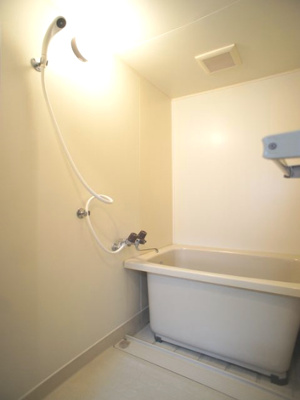 【浴室】 | グリーンガーデンNo.2 | シャワー付きです♪