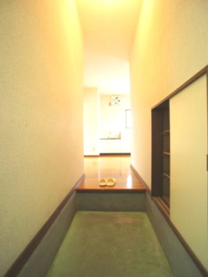 【玄関】 | グリーンガーデンNo.2 | シューズボックスが付いています♪