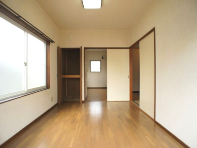 【居間・リビング】 | グリーンガーデンNo.2 | 充実収納付きです♪