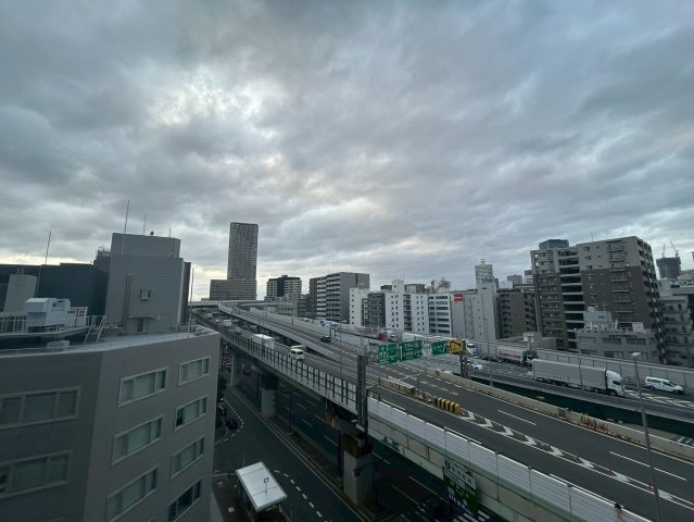 コンフォリア・リヴ本町WEST Qの展望