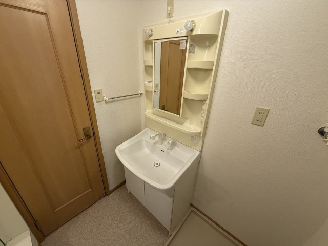 フォレスト六甲A棟の独立洗面台