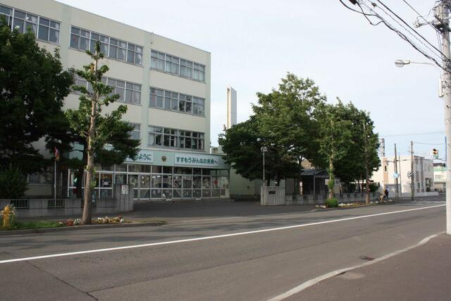 グランファーレ栄町プレシアヴェールの周辺|札幌市立栄東小学校まで569m