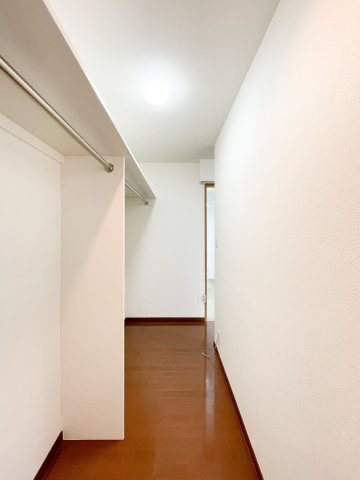 東山ハイツの収納|洋室のオープンクロゼット