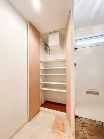 東山ハイツの収納|下駄箱