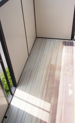 ミレニアム２１　Ｂのバルコニー|暖かな日差しのふりそそぐバルコニー
